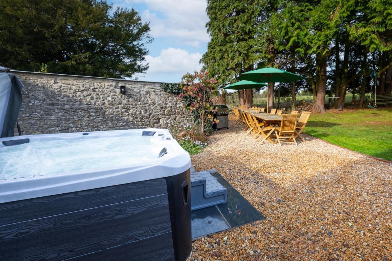 Topside House - Beautiful 7 Bedroom House With Hottub Wifi And Parking Near Bath Wells Frome Oakhill Bagian luar foto